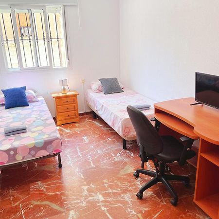 Habitacion Compartido Huelva Centro Exterior foto